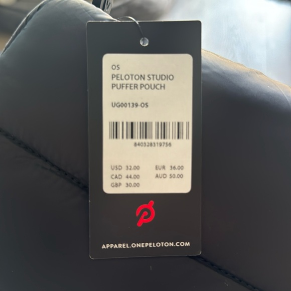 Peloton Studio Puffer Pouch - Picture 2 of 3